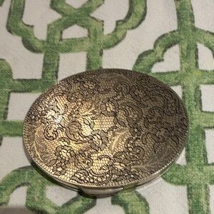 Floral Silver Compact Setting Powder